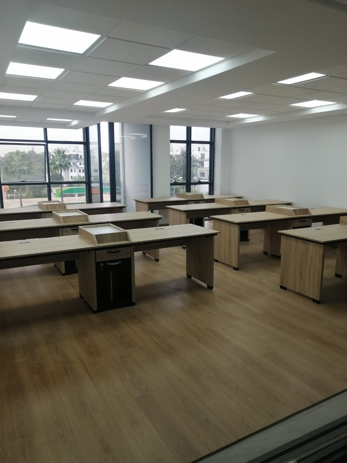 Bureaux avec revêtement de sol